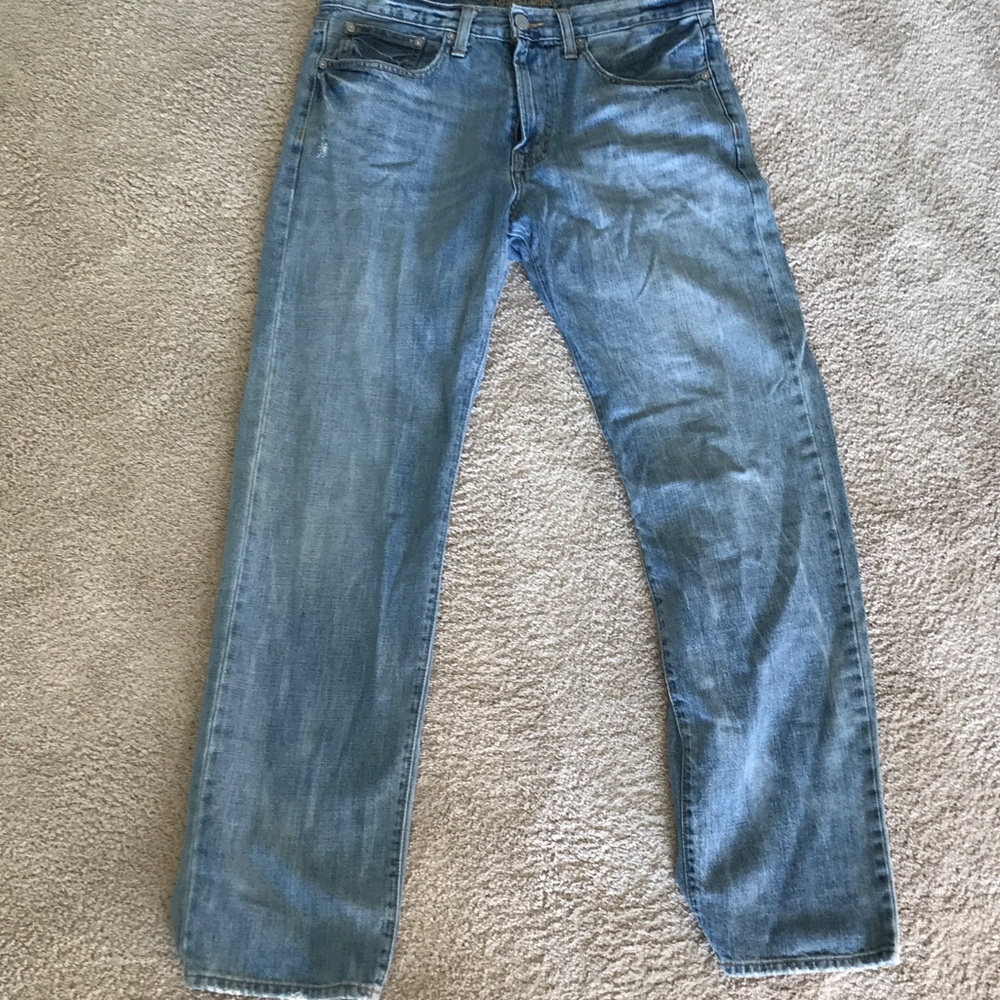 Men’s American Eagle jeans.  Relaxed straight leg.  31x32